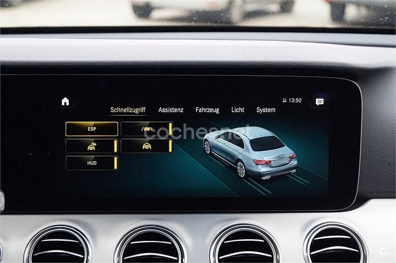 Usado Mercedes E300 320 CV (235 kW) 2023 Negro Berlina