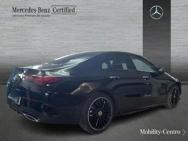 Usado Mercedes CLA220 190 CV (139 kW) 2023 Negro cosmos Coupe