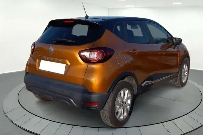 Usado Renault Captur LIMITED 90 CV (66 kW) 2019 Dorado SUV
