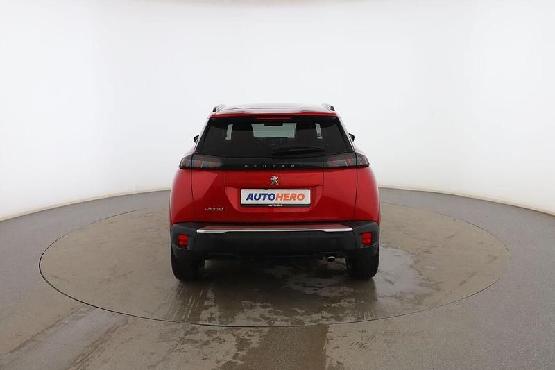 Usado Peugeot 2008 Allure 110 CV (80 kW) 2021 Rojo SUV