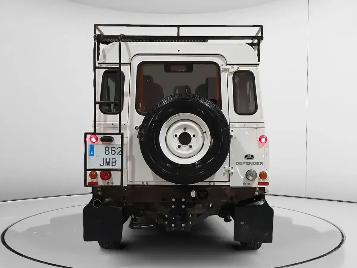 Usado Land Rover Defender 122 CV (89 kW) 2016 Blanco Familiar