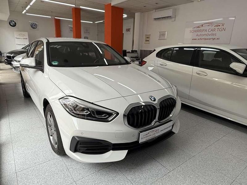 Usado BMW 118 Sport Line 136 CV (100 kW) 2022 Blanco Utilitario