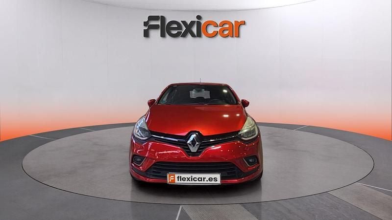 Usado Renault Clio IV Zen 90 CV (66 kW) 2017 Rojo Utilitario