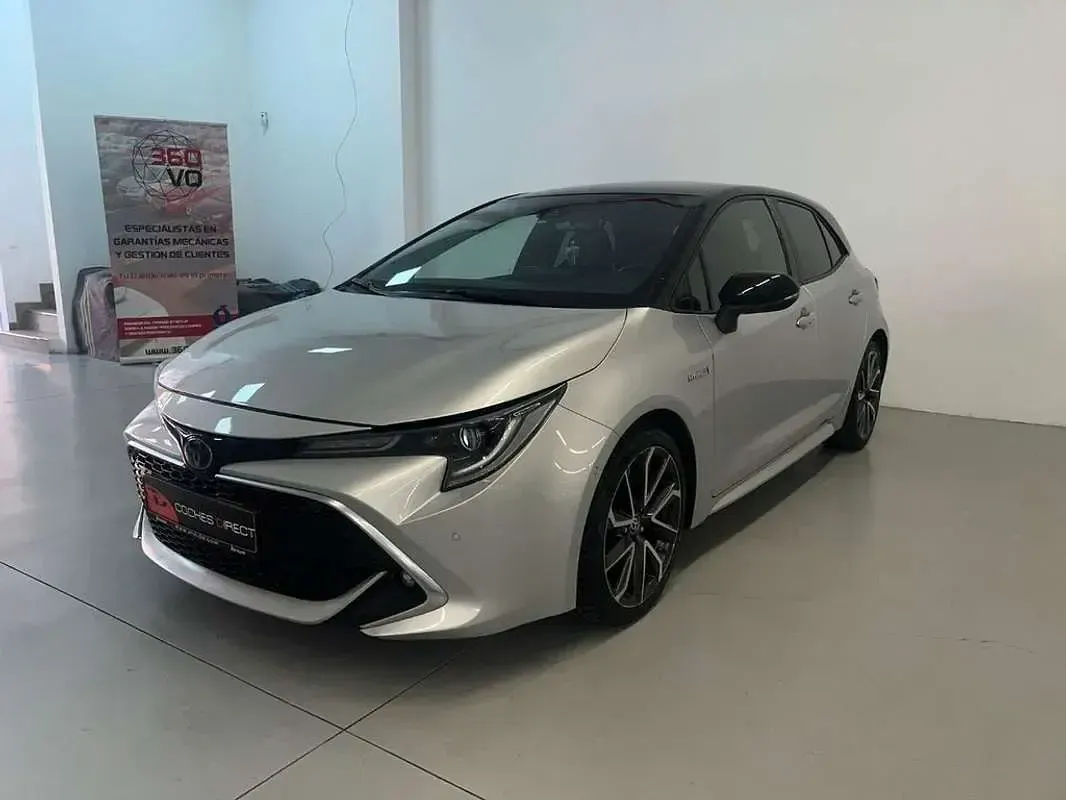 Używany Toyota Corolla Advance 179 KM (131 kW) 2021 Biały Sedan/Limuzyna