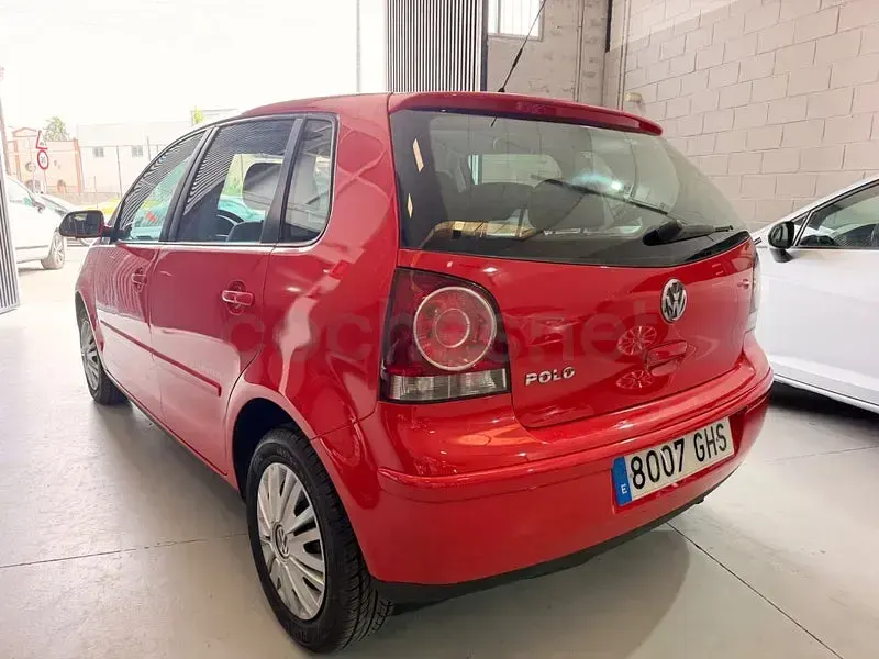 Usado VW Polo United 60 CV (44 kW) 2008 Rojo Utilitario