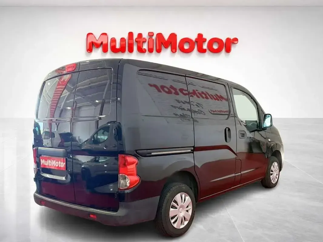 Usado Nissan NV200 90 CV (66 kW) 2019 Negro Monovolumen