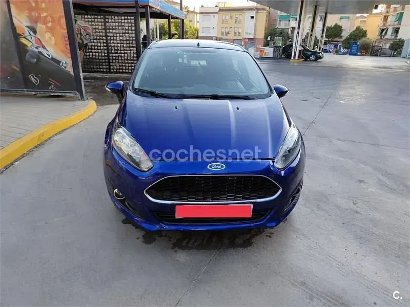 Usado Ford Fiesta Trend 82 CV (60 kW) 2017 Azul Utilitario