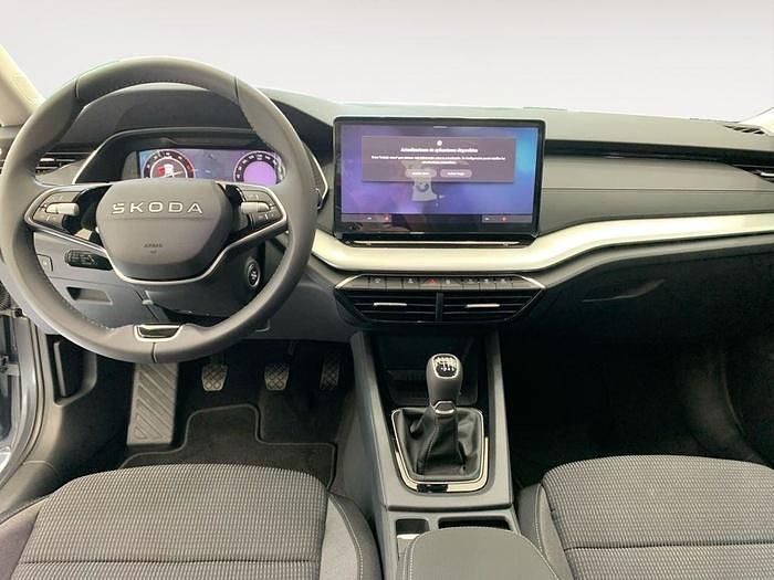 Nuevo Skoda Octavia Selection 116 CV (85 kW) 2025 Gris Berlina