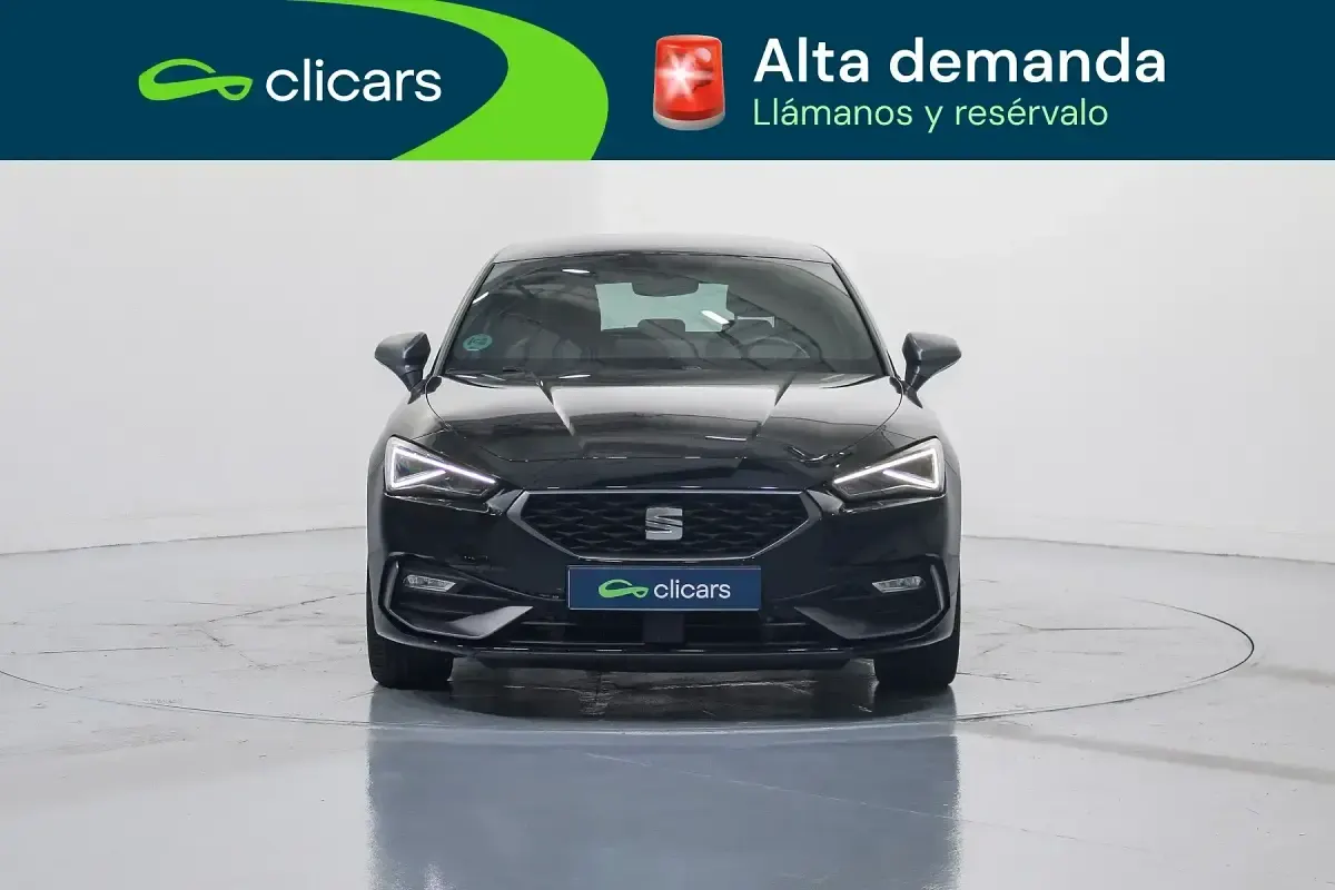 Usado Seat Leon FR 116 CV (85 kW) 2025 Negro Berlina