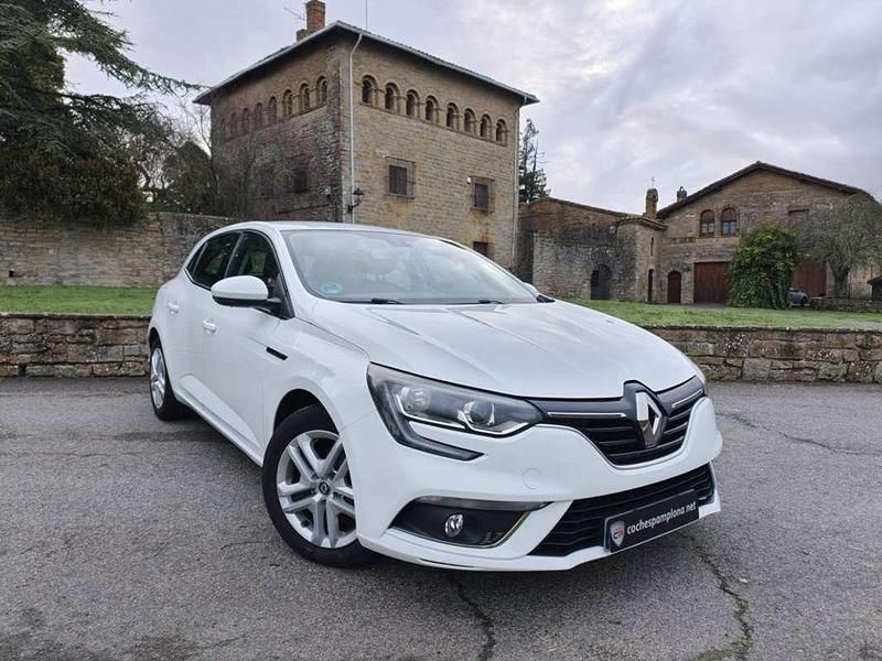 Usado Renault Mégane IV Intens 101 CV (74 kW) 2016 Blanco Utilitario