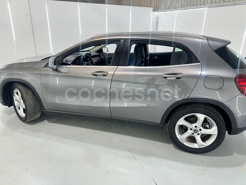 Usado Mercedes GLA200 136 CV (100 kW) 2019 Gris / plata SUV