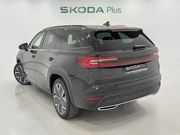 Negro Usado 2025 Skoda Kodiaq SportLine SUV | 44.950 € - Imagen 1/4