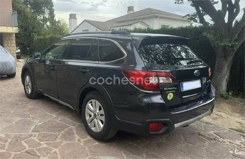 Käytetty Subaru Outback 175 HP (128 kW) 2016 Harmaa Farmari
