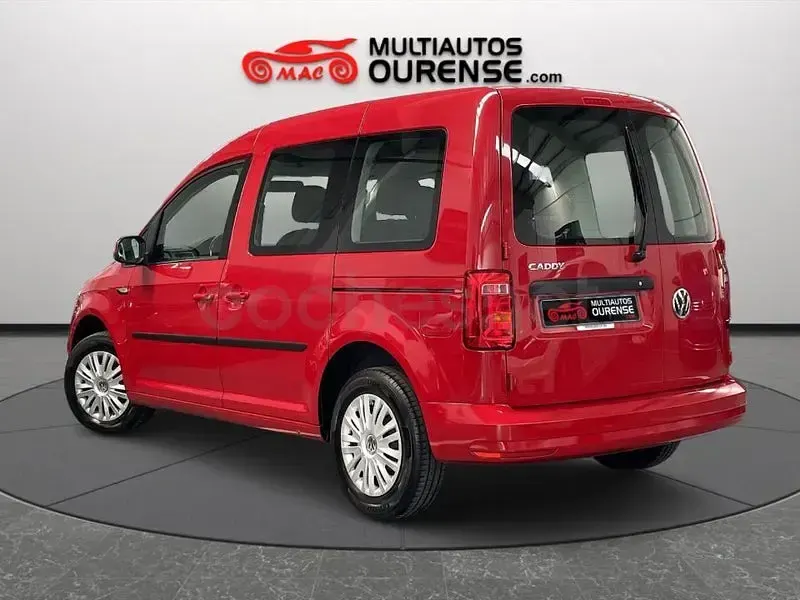 Usado VW Caddy California 102 CV (75 kW) 2020 Rojo Monovolumen