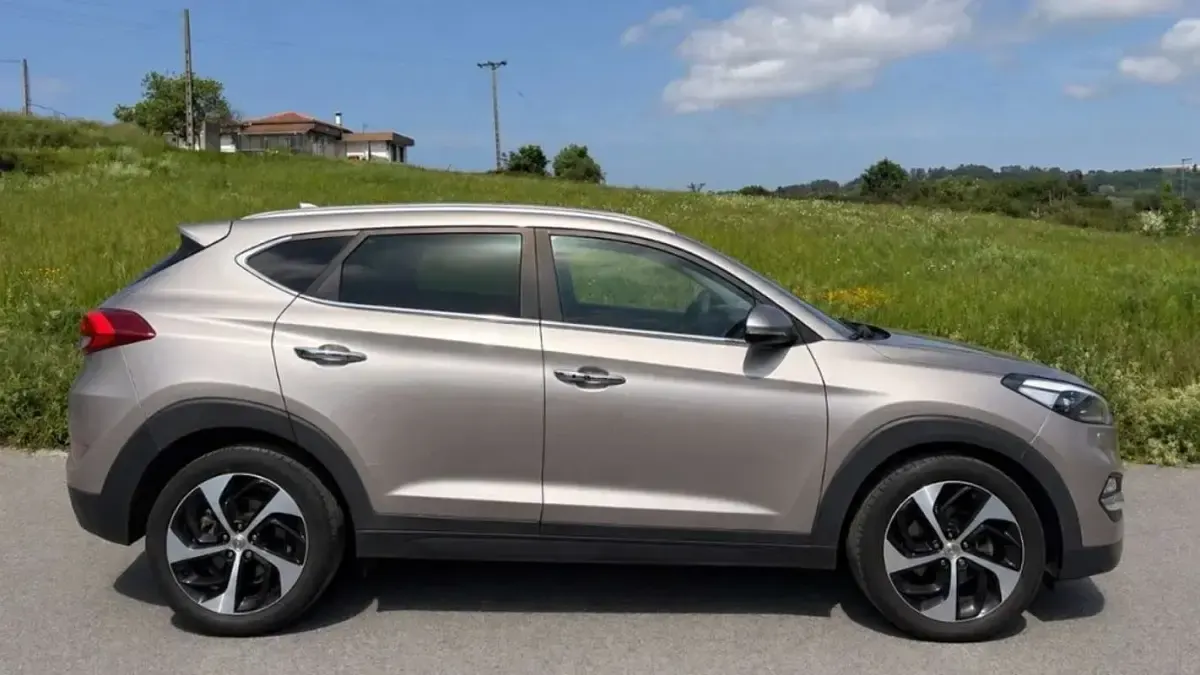 Usado Hyundai Tucson 141 CV (103 kW) 2018 Gris SUV