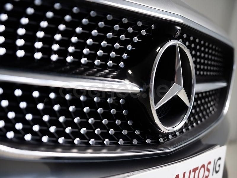 Usado Mercedes E220 194 CV (142 kW) 2020 Gris / plata Coupe