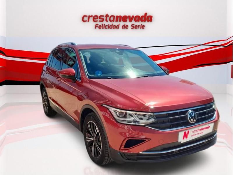 Usado VW Tiguan Life 245 HP (180 kW) 2021 Vermelho SUV