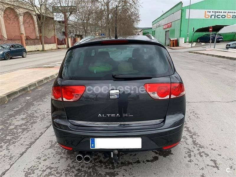 Usado Seat Altea XL 140 CV (102 kW) 2009 Gris / plata Monovolumen