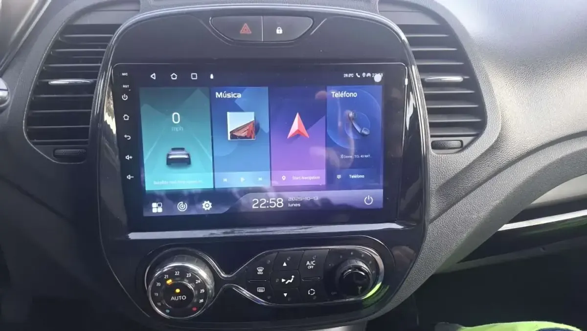 Usado Renault Captur LIMITED 90 CV (66 kW) 2016 Gris SUV