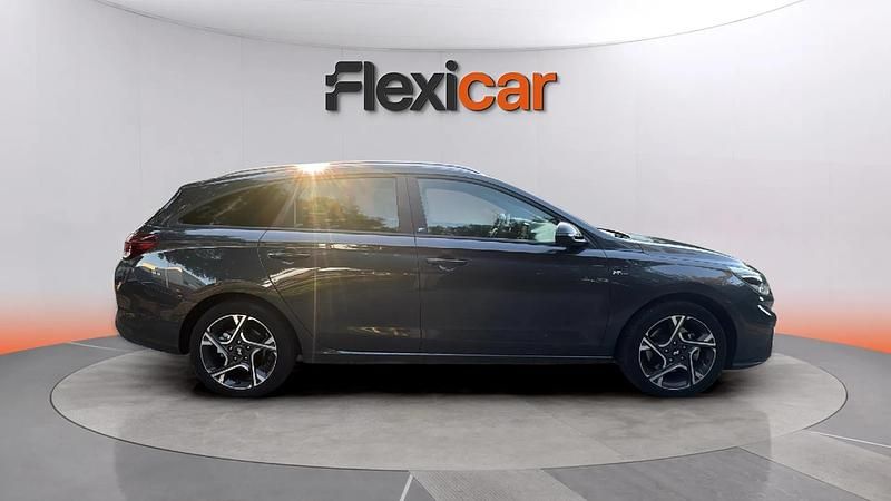 Usado Hyundai i30 N Line 120 CV (88 kW) 2023 Gris Familiar