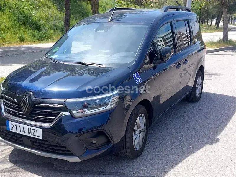 Usado Renault Kangoo Techno 130 CV (95 kW) 2024 Azul Monovolumen
