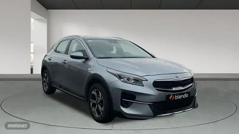 Usado Kia XCeed 120 CV (88 kW) 2020 Gris SUV