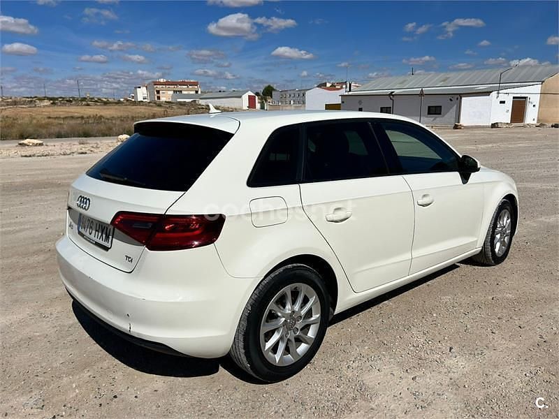 Blanco Usado 2014 Audi A3 Attraction Berlina | 11.000 € (Buen precio) - Imagen 1/4