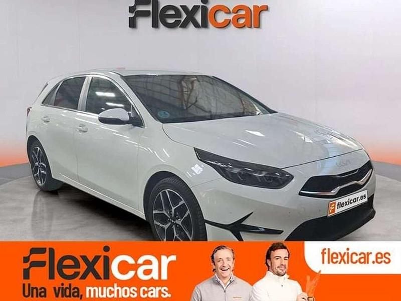 Blanco Usado 2022 Kia Ceed Utilitario | 15.390 € (Precio justo) - Imagen 1/4