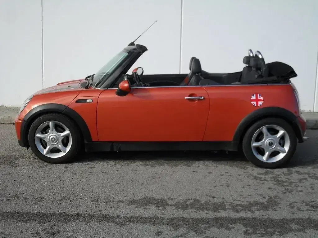 Usado Mini Cooper Cabriolet 115 CV (84 kW) 2006 Naranja Descapotable