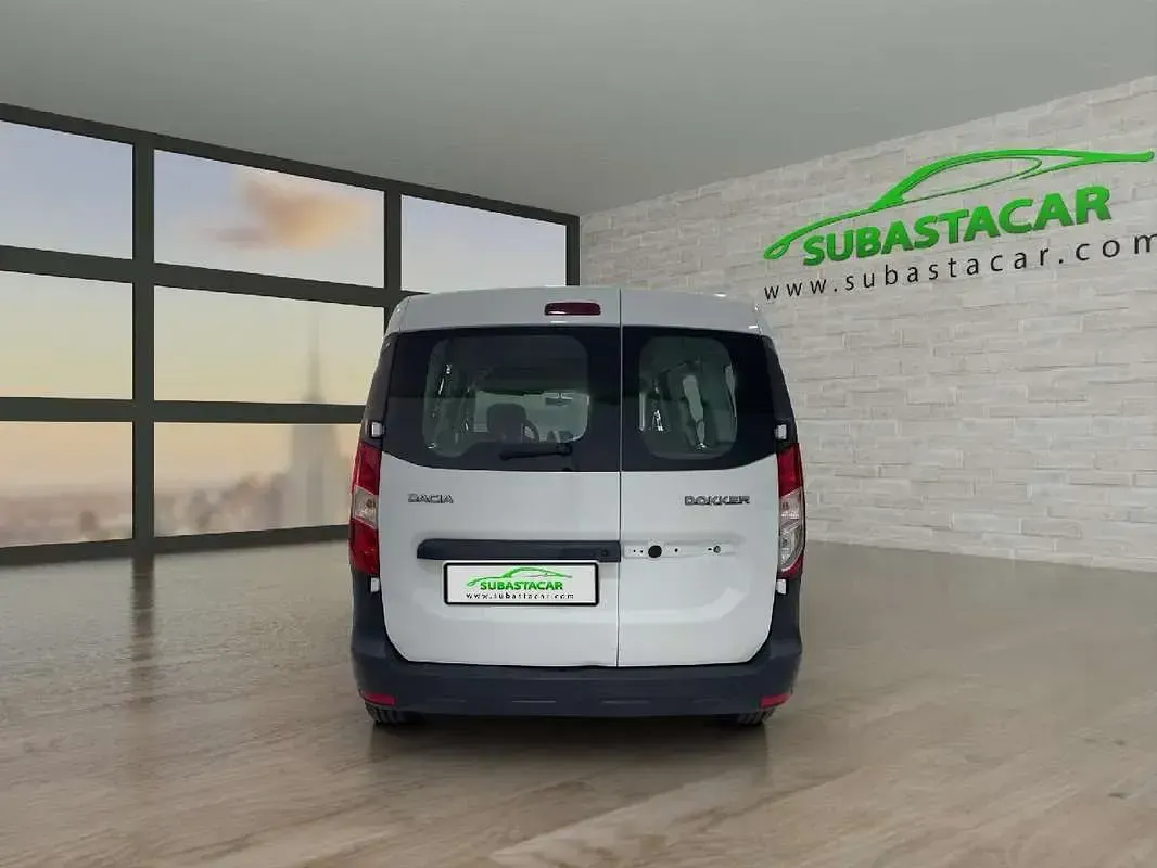Usado Dacia Dokker Essentiel 102 CV (75 kW) 2020 Blanco Monovolumen