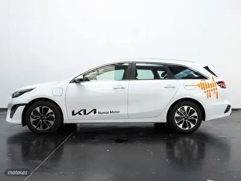 Usado Kia Ceed Sportswagon 141 CV (103 kW) 2023 Blanco Familiar