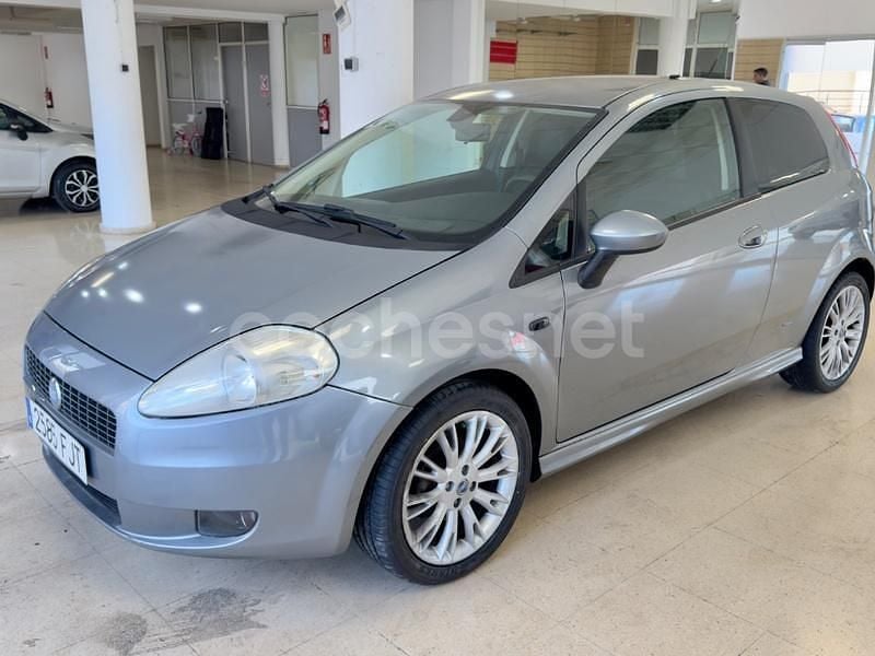 Gris / plata Usado 2006 Fiat Grande Punto Active Utilitario | 3000 € (Precio justo) - Imagen 1/4