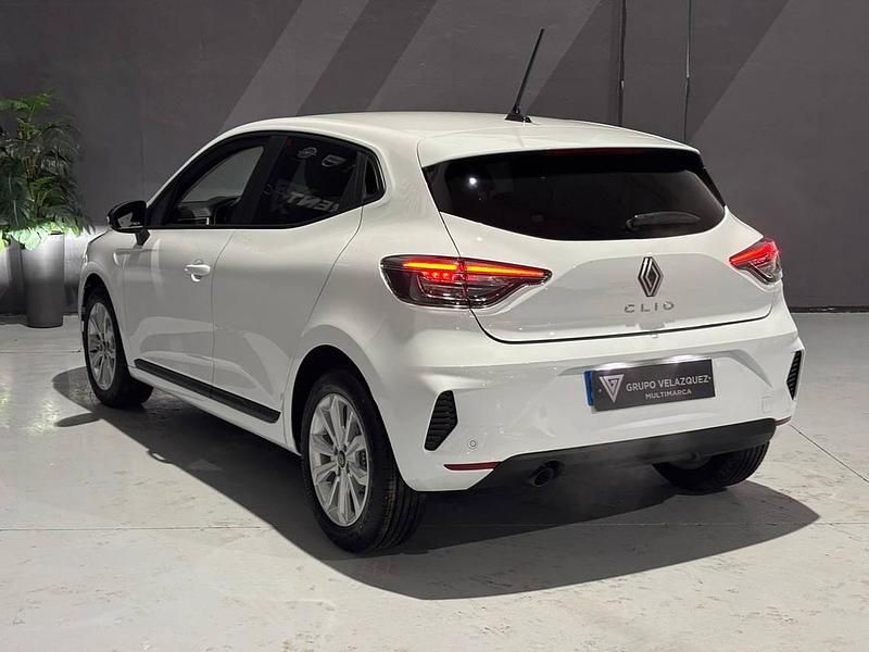 Uusi Renault Clio V 90 HP (66 kW) 2026 Valkoinen Sedan