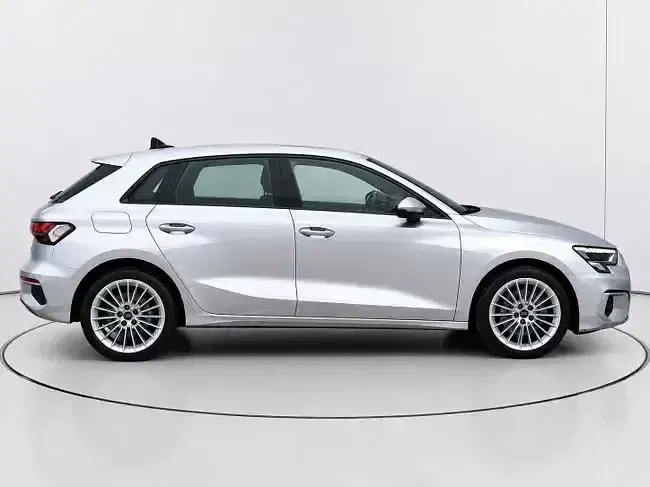 Używany Audi A3 Advanced Plus 116 KM (85 kW) 2021 Szary Sedan/Limuzyna