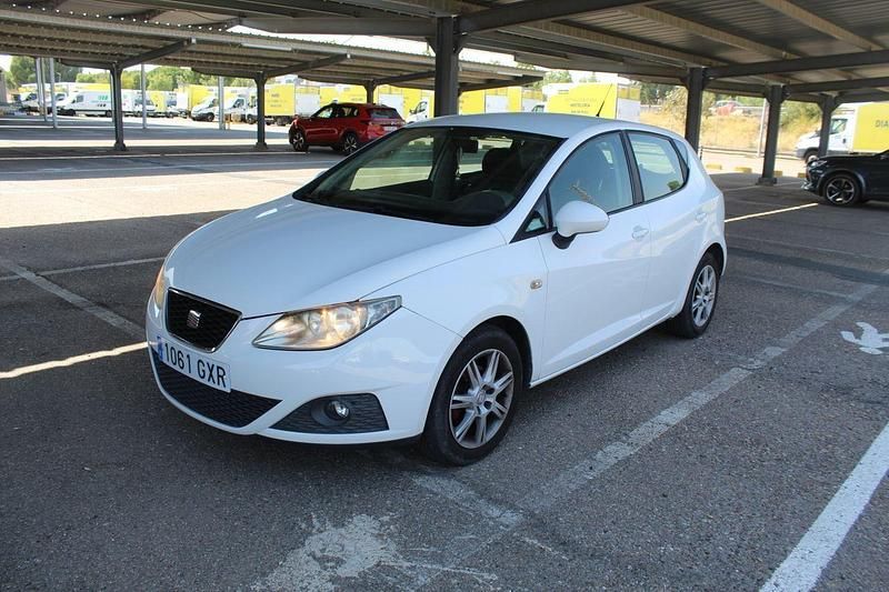 Blanco Usado 2010 Seat Ibiza Reference Utilitario | 4950 € (Buen precio) - Imagen 1/4