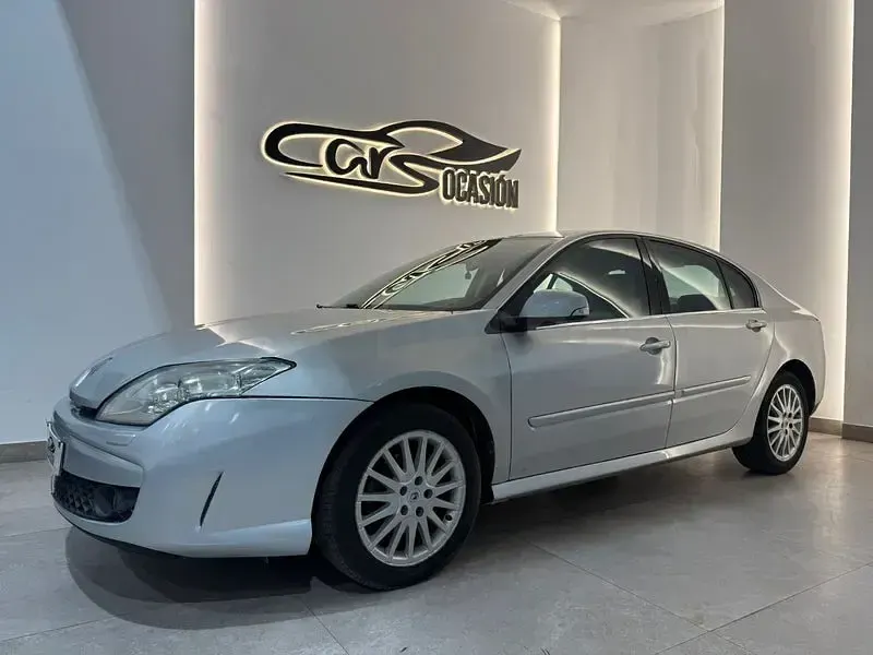 Usado Renault Laguna III Authentique 130 CV (95 kW) 2008 Gris / plata Berlina