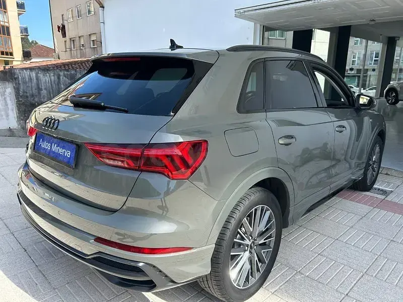 Usado Audi Q3 S-Line 245 CV (180 kW) 2022 Gris / plata SUV