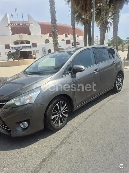 Usado Toyota Verso Advance 112 CV (82 kW) 2016 Marrón Monovolumen