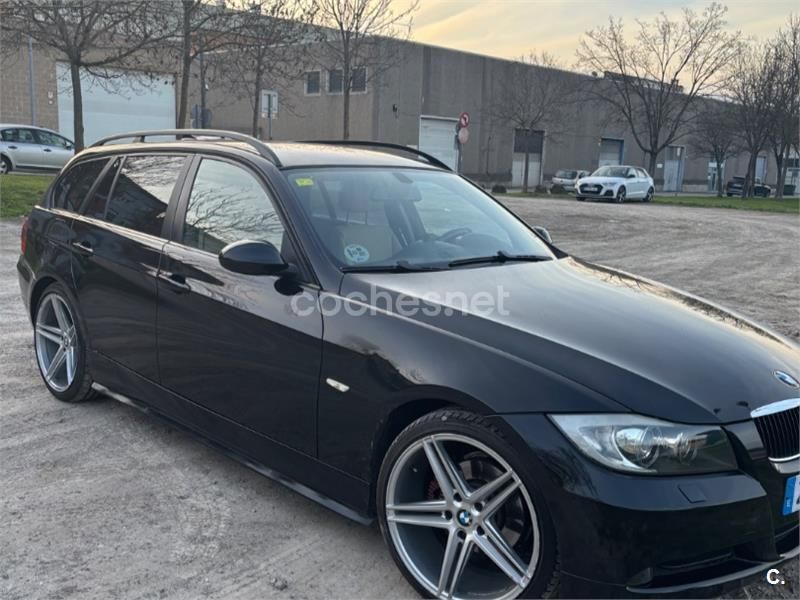 Negro Usado 2008 BMW 320 Familiar | 8000 € (Precio justo) - Imagen 1/4