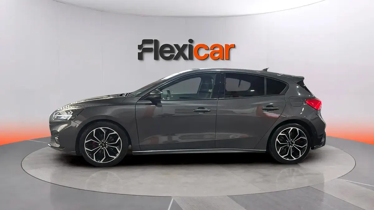 Używany Ford Focus ST-Line 184 KM (135 kW) 2018 Szary Sedan/Limuzyna