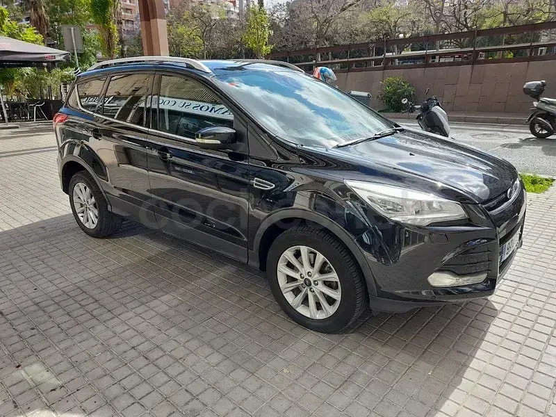 Usado Ford Kuga Trend 150 CV (110 kW) 2016 Negro SUV