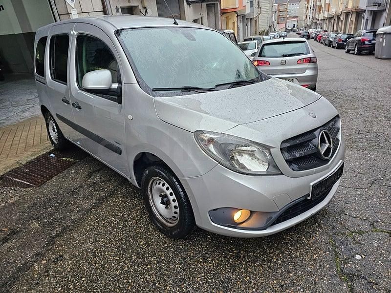 Usado Mercedes Citan 109 90 CV (66 kW) 2015 Gris / plata Familiar