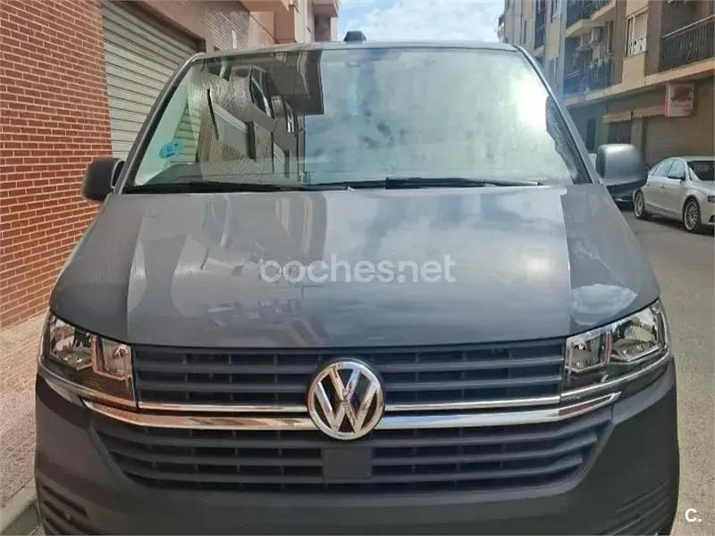 Usado VW Caravelle 150 CV (110 kW) 2022 Gris / plata Van