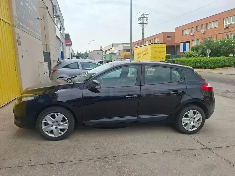 Usado Renault Mégane III 110 CV (80 kW) 2012 Negro Berlina