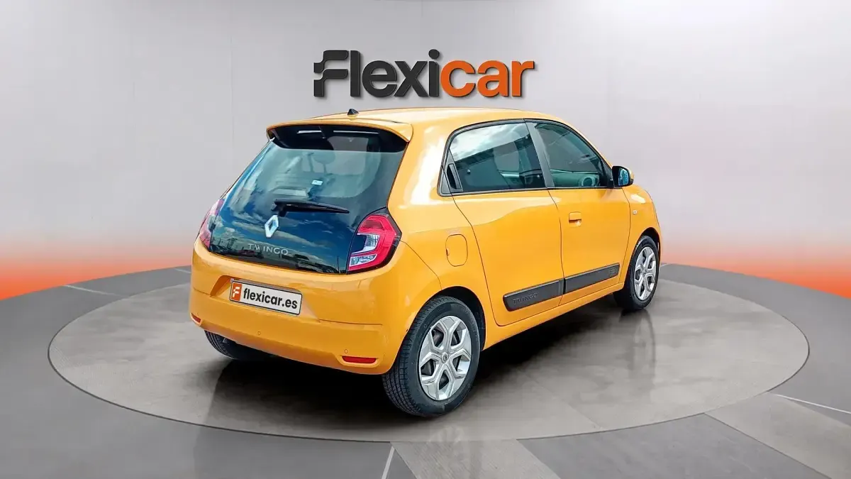 Usado Renault Twingo Zen 65 CV (47 kW) 2021 Amarillo Utilitario