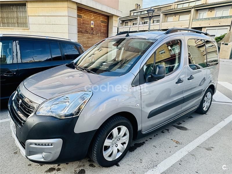 Gris / plata Usado 2016 Peugeot Partner Tepee Style Monovolumen | 11.500 € (Precio justo) - Imagen 1/4