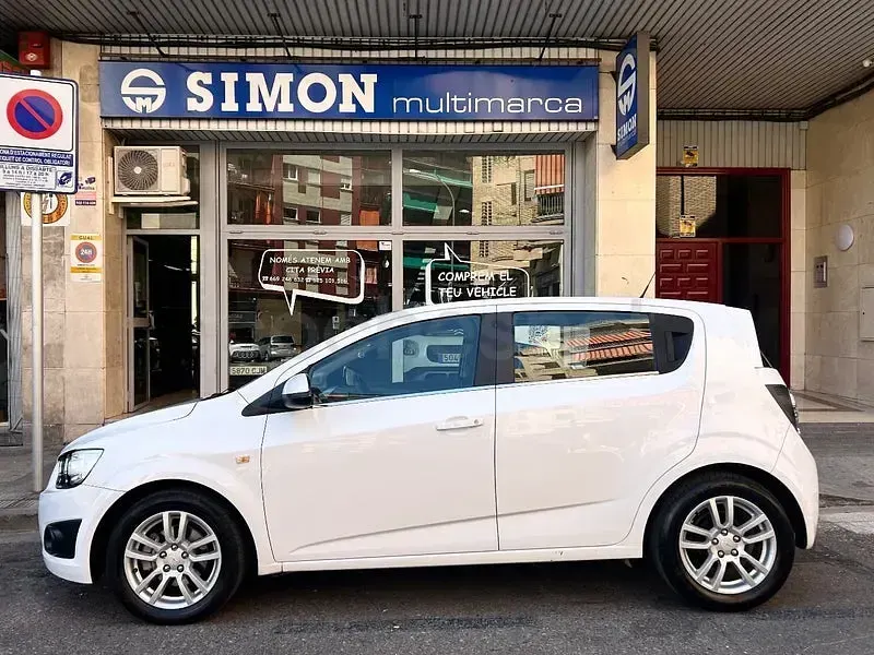 Usado Chevrolet Aveo LTZ 95 CV (69 kW) 2012 Blanco Berlina