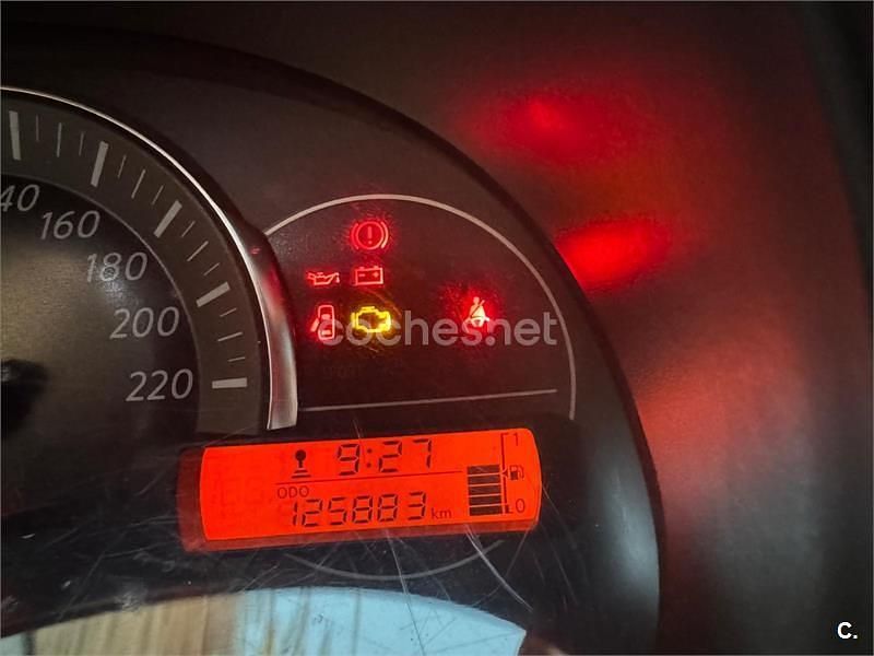 Używany Nissan Micra Acenta 80 KM (58 kW) 2014 Biały Hatchback