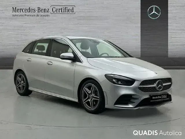 Usado Mercedes B200 150 CV (110 kW) 2021 Plata iridio Utilitario