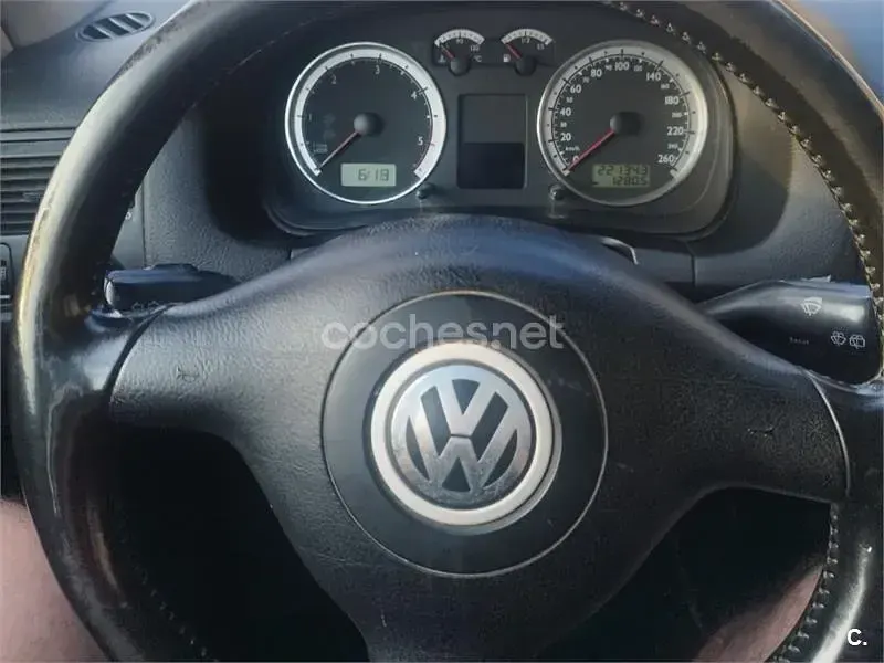 Usado VW Golf IV 110 CV (80 kW) 2003 Gris / plata Familiar